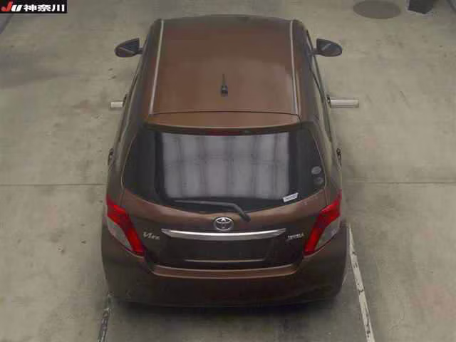 TOYOTA VITZ