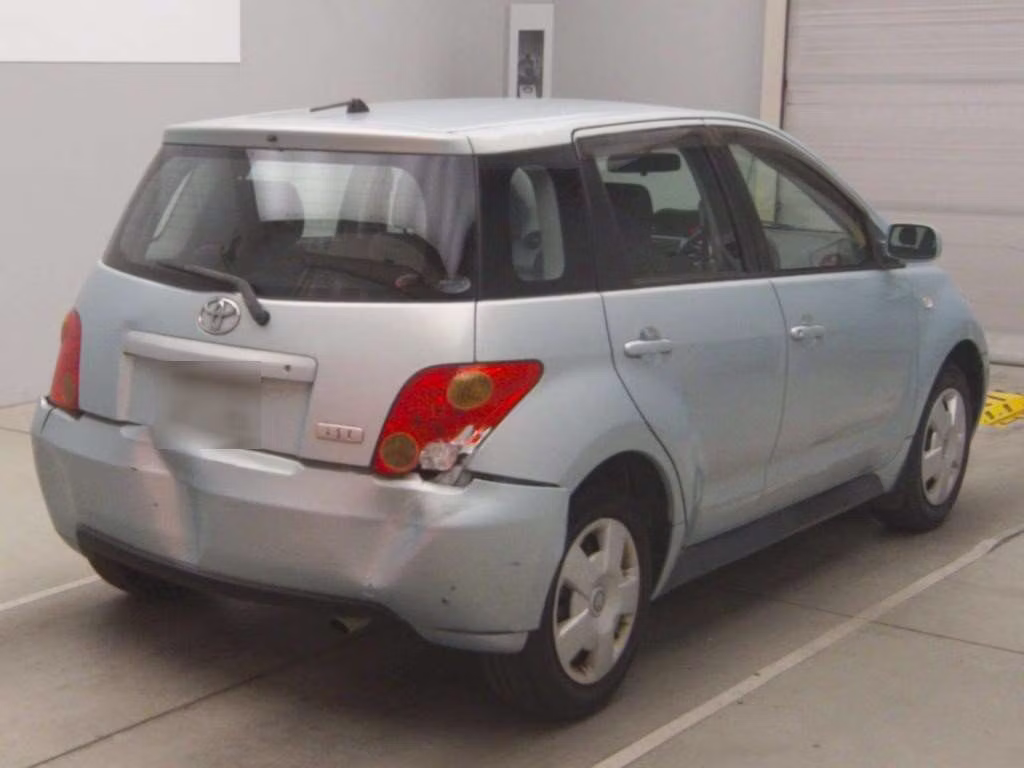 TOYOTA IST