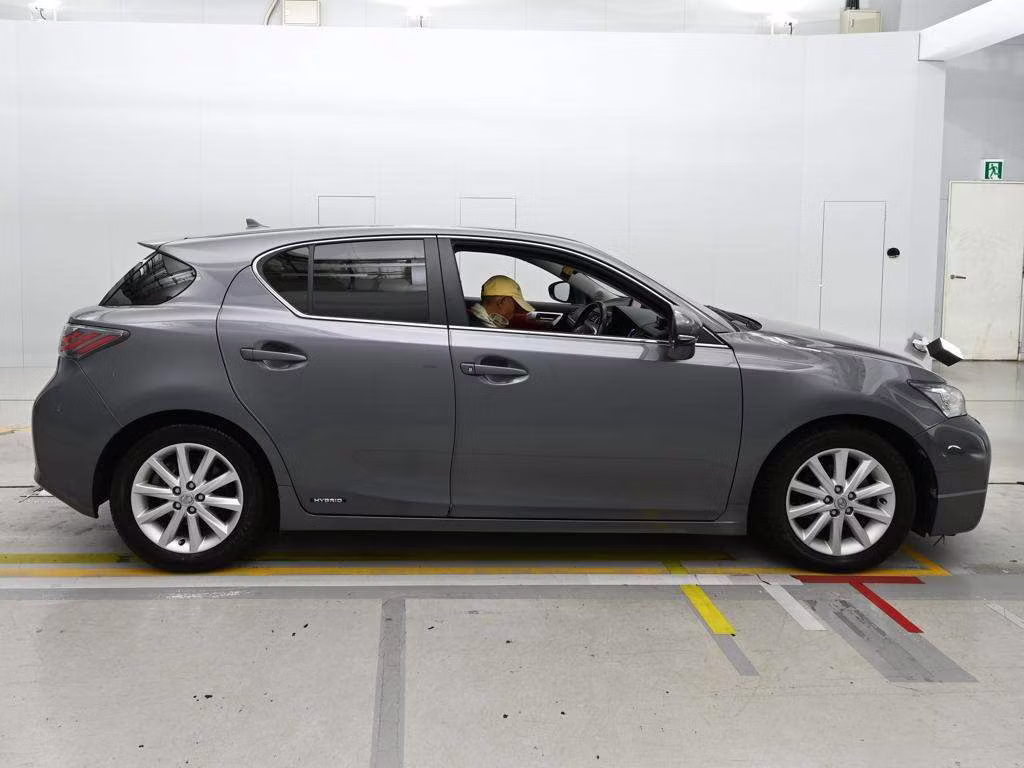 LEXUS CT200H