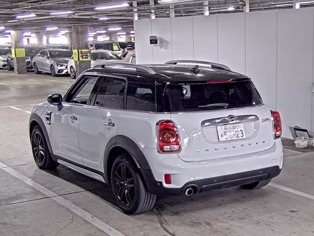 MINI CROSSOVER
