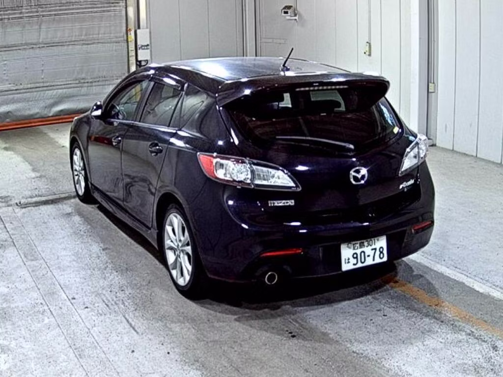 MAZDA AXELA
