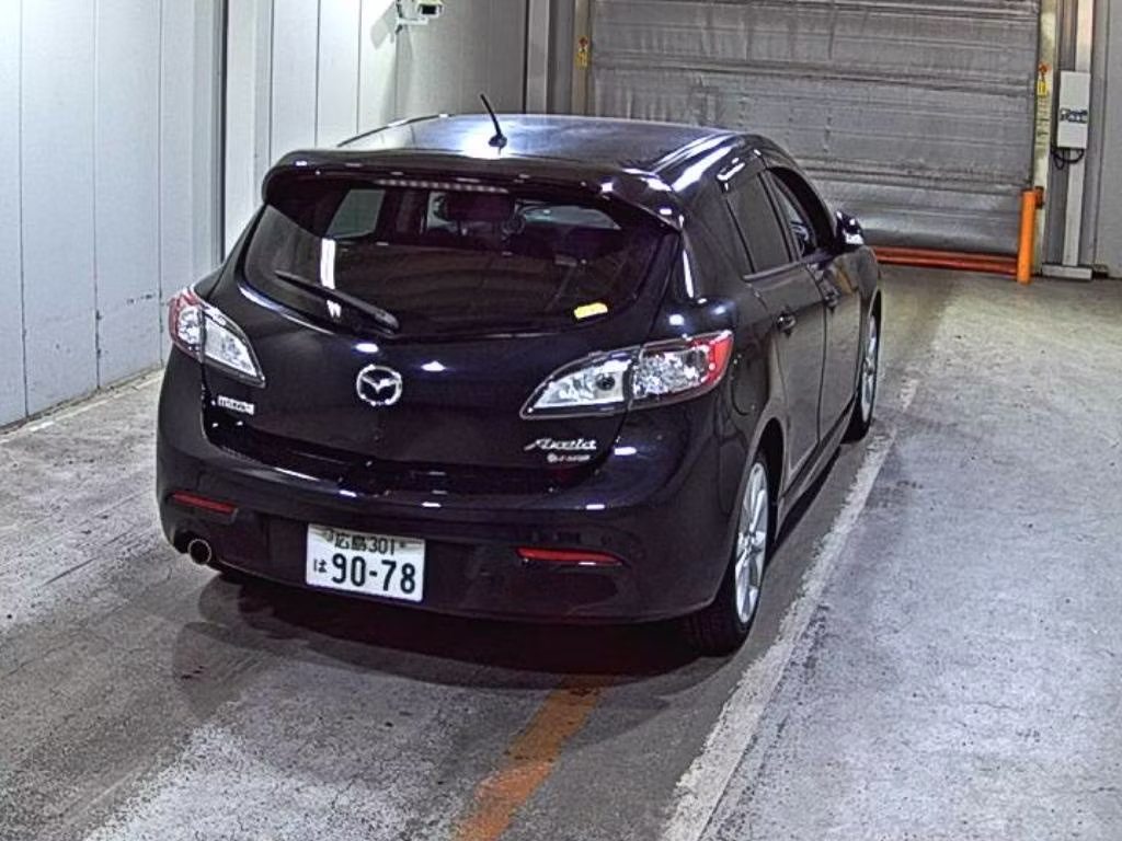 MAZDA AXELA