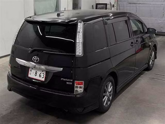 TOYOTA ISIS