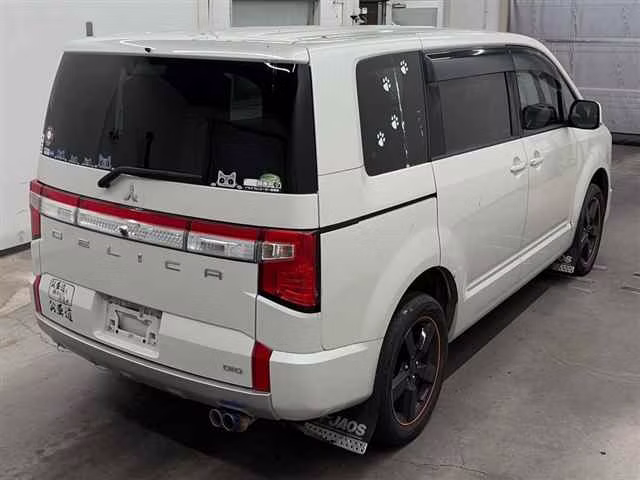 MITSUBISHI DELICA D:5