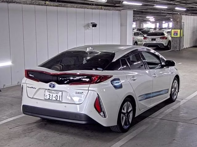 TOYOTA PRIUS PHV