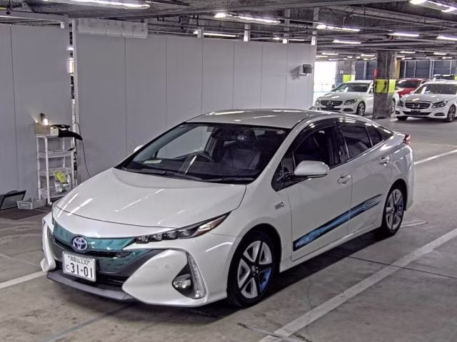 TOYOTA PRIUS PHV