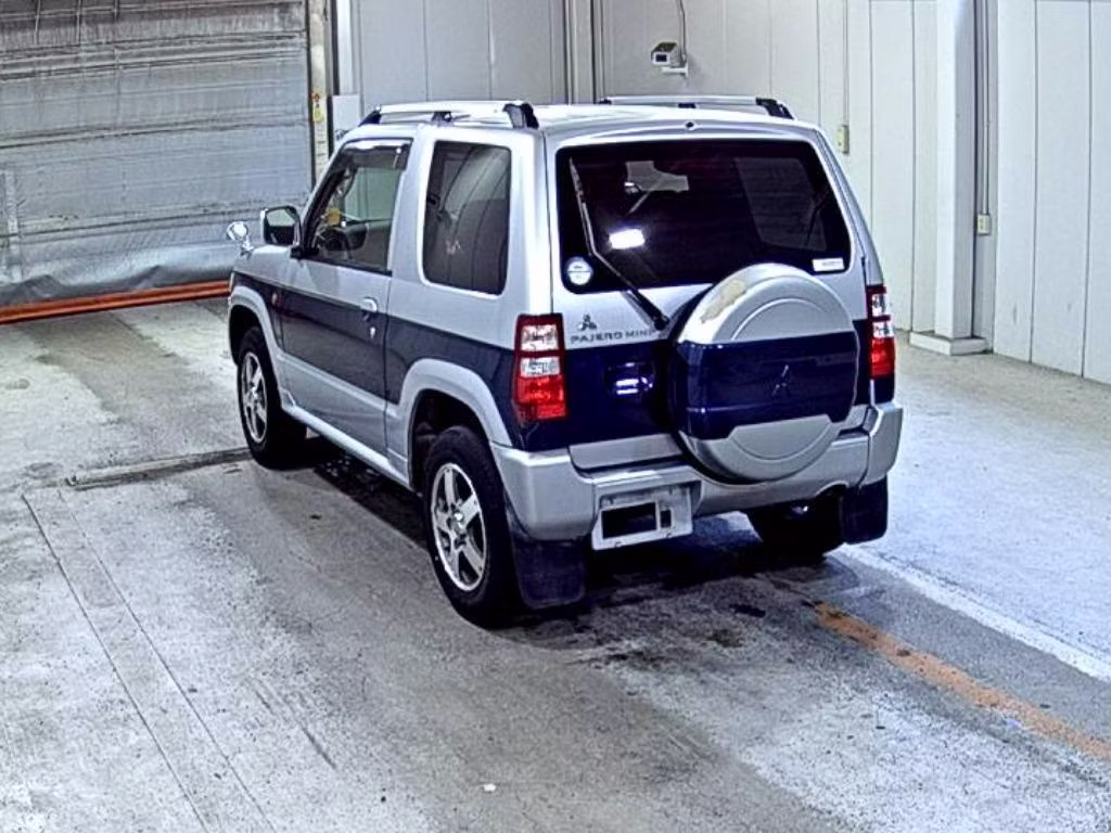 MITSUBISHI PAJERO MINI