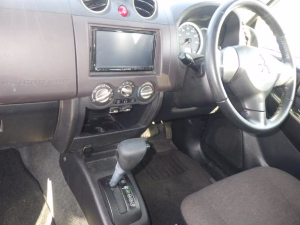 MITSUBISHI PAJERO MINI