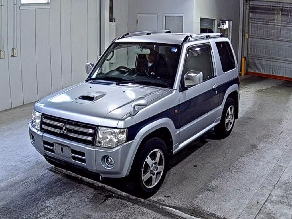 MITSUBISHI PAJERO MINI