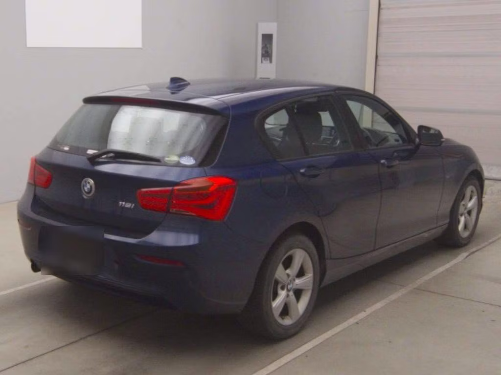 BMW 1-SERIES