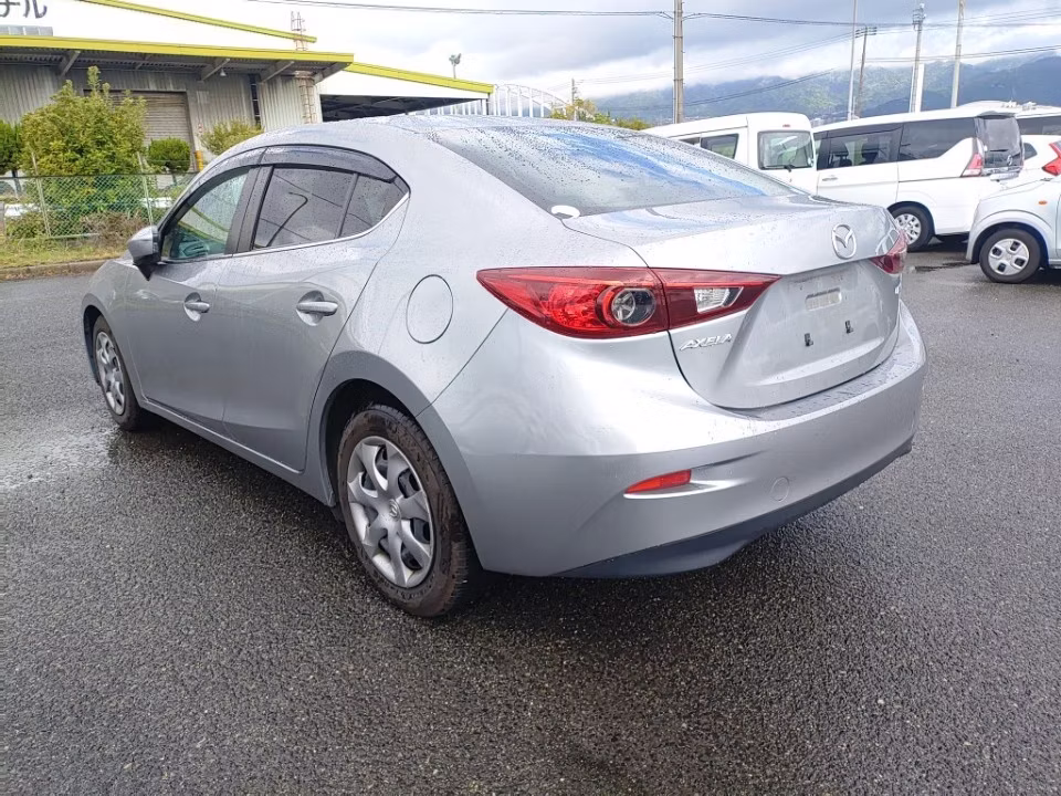MAZDA AXELA