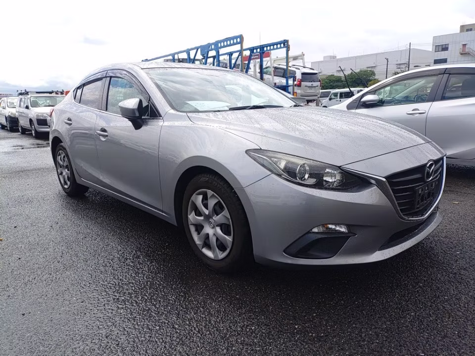 MAZDA AXELA