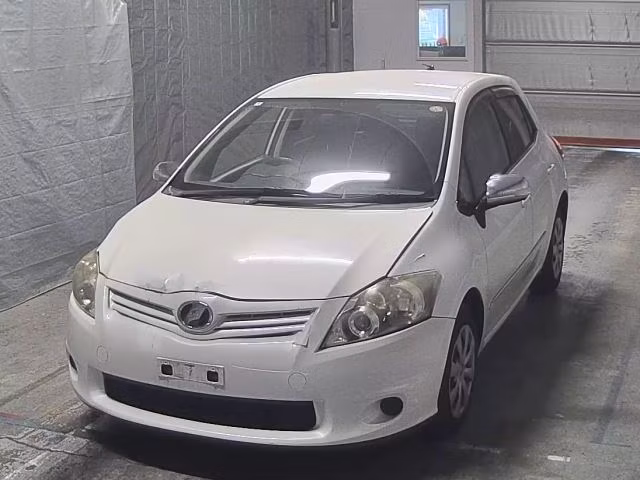 TOYOTA AURIS