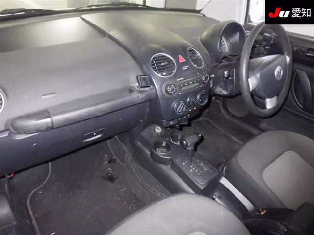 VOLKSWAGEN BEETLE
