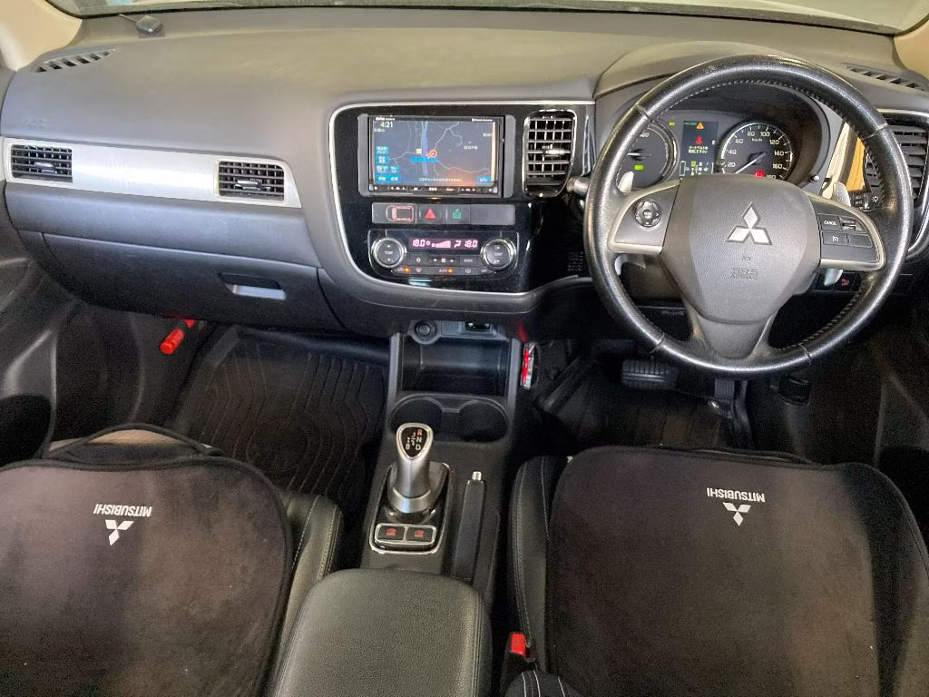 MITSUBISHI OUTLANDER