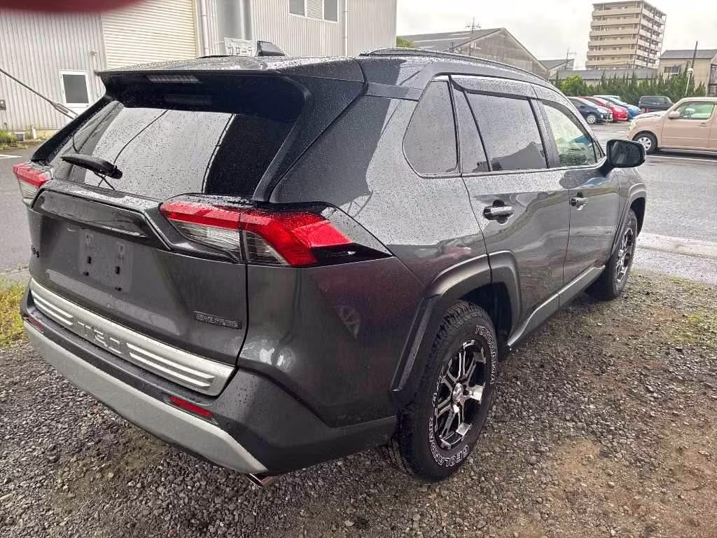TOYOTA RAV4