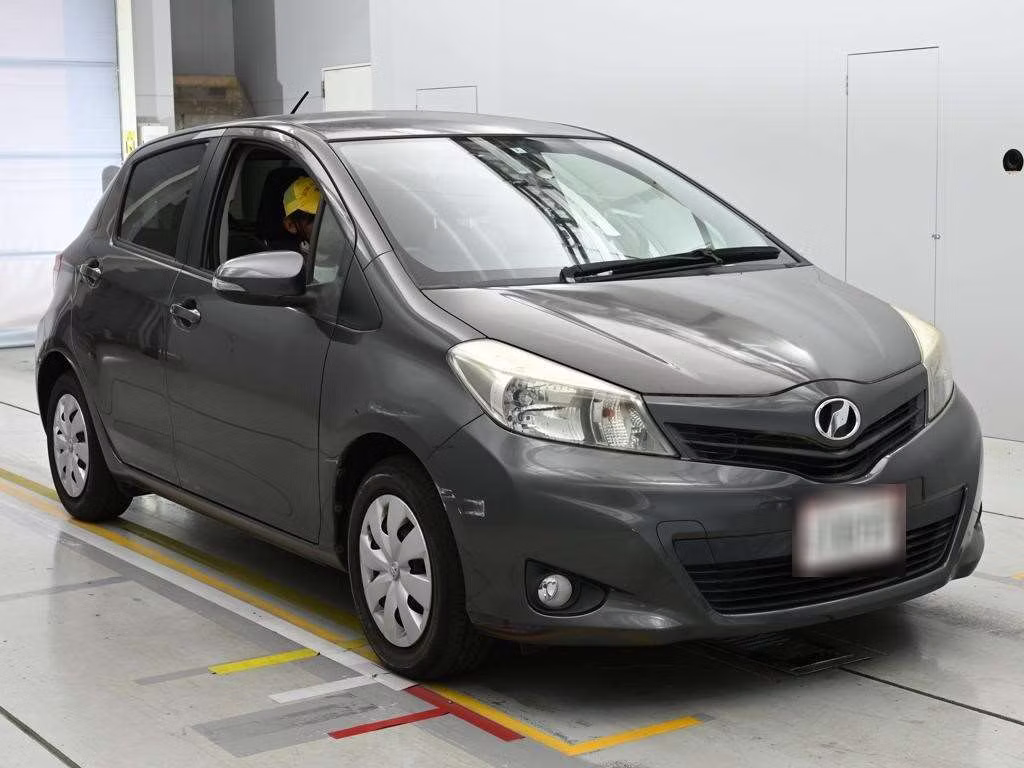 TOYOTA VITZ