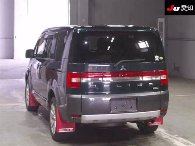 MITSUBISHI DELICA D:5