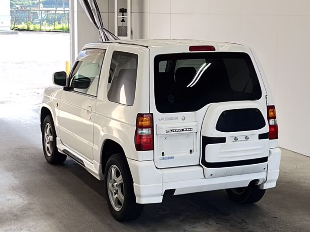 MITSUBISHI PAJERO MINI
