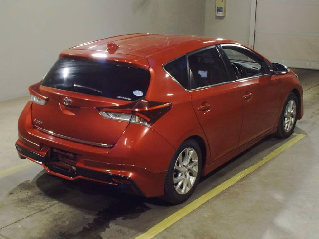TOYOTA AURIS