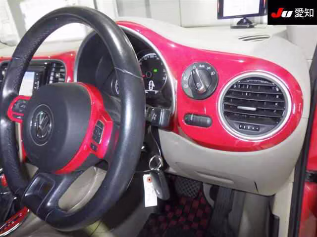 VOLKSWAGEN BEETLE