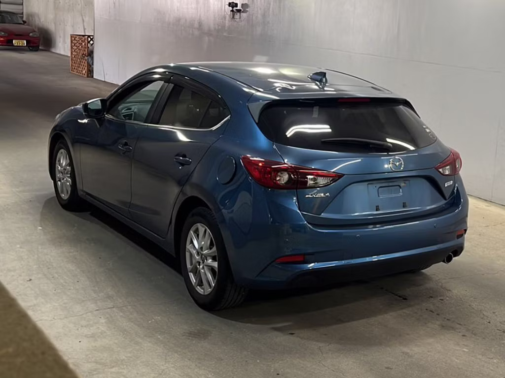MAZDA AXELA