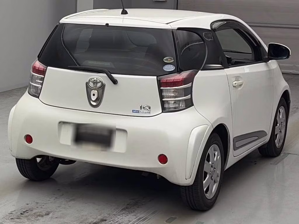 TOYOTA IQ