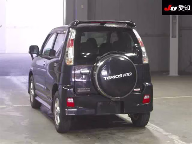 DAIHATSU TERIOS KID