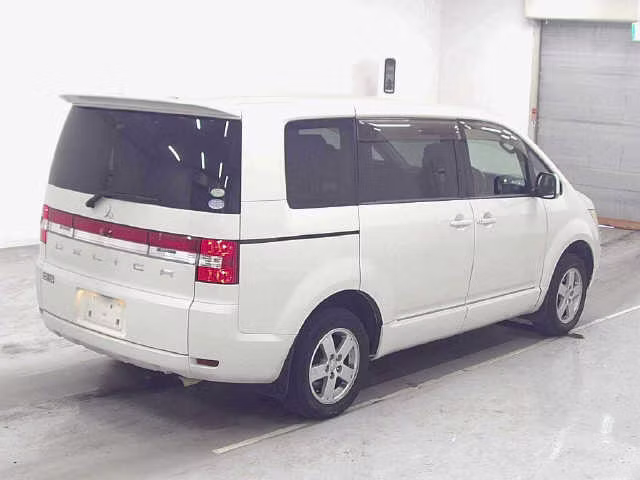 MITSUBISHI DELICA D:5