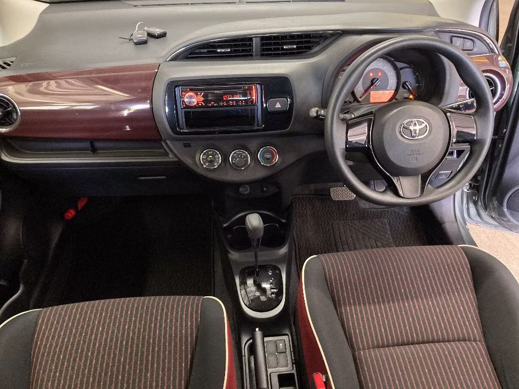 TOYOTA VITZ