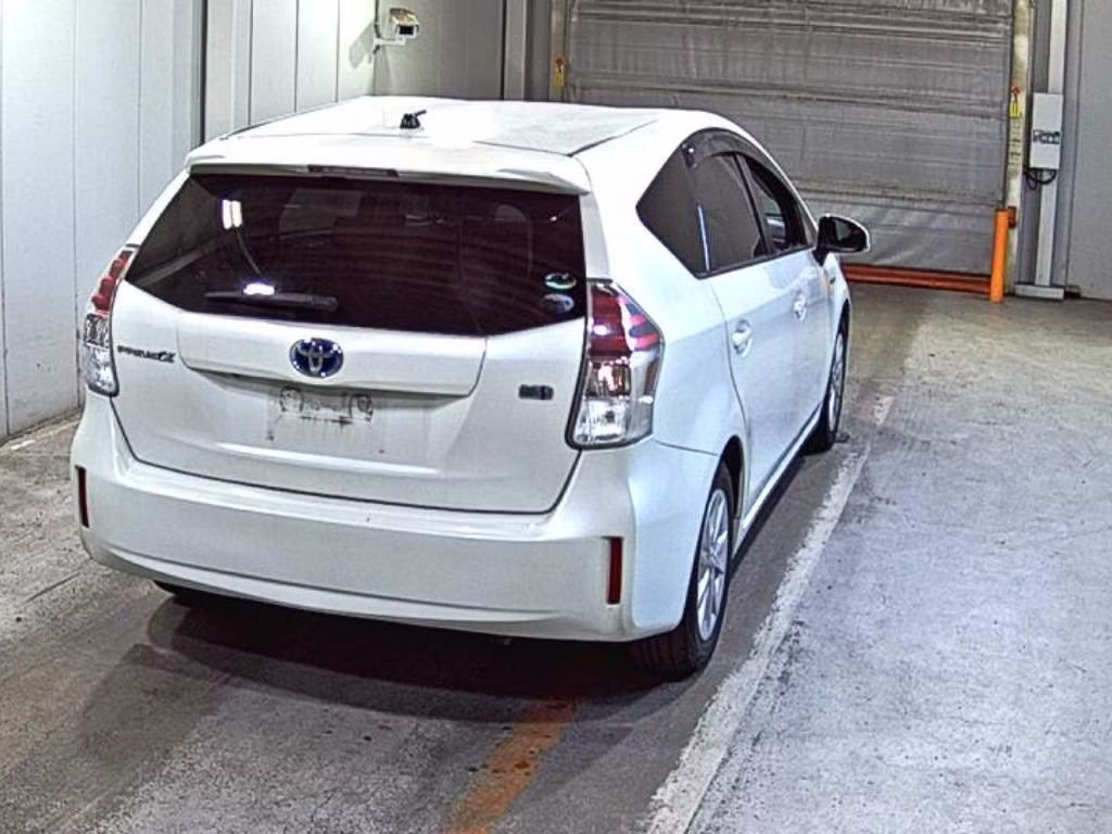 TOYOTA PRIUS ALPHA
