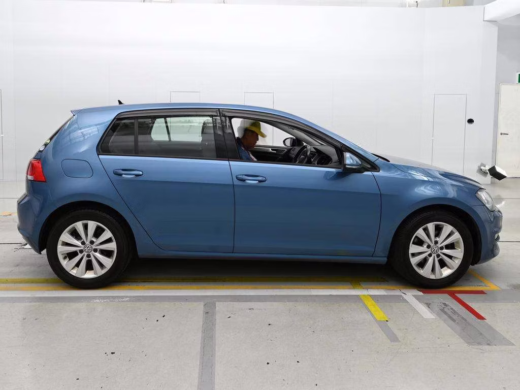 VOLKSWAGEN GOLF