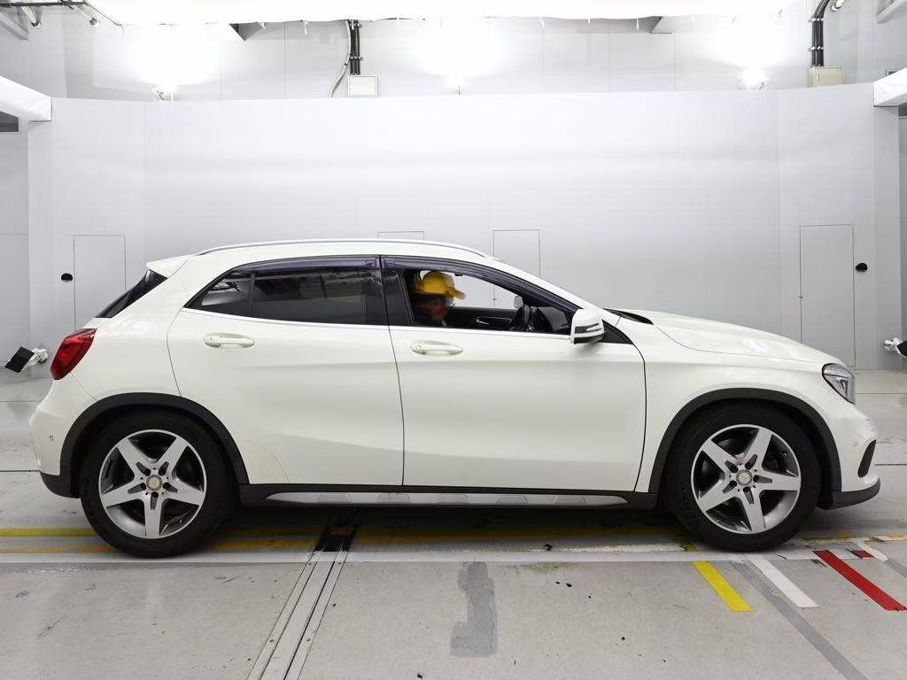 MERCEDES-BENZ GLA-CLASS