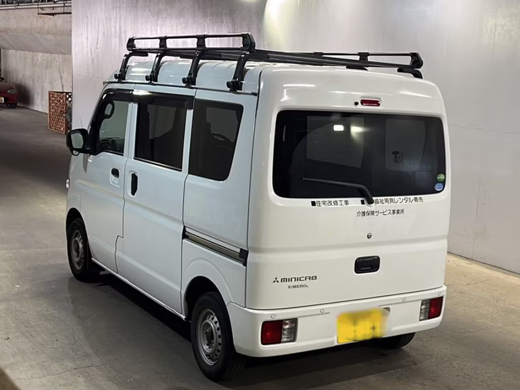 MITSUBISHI MINICAB