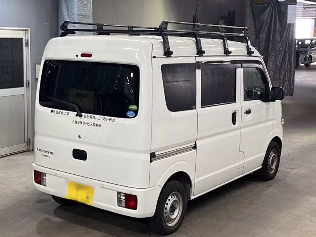 MITSUBISHI MINICAB