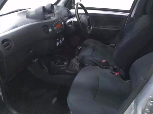 DAIHATSU ESSE