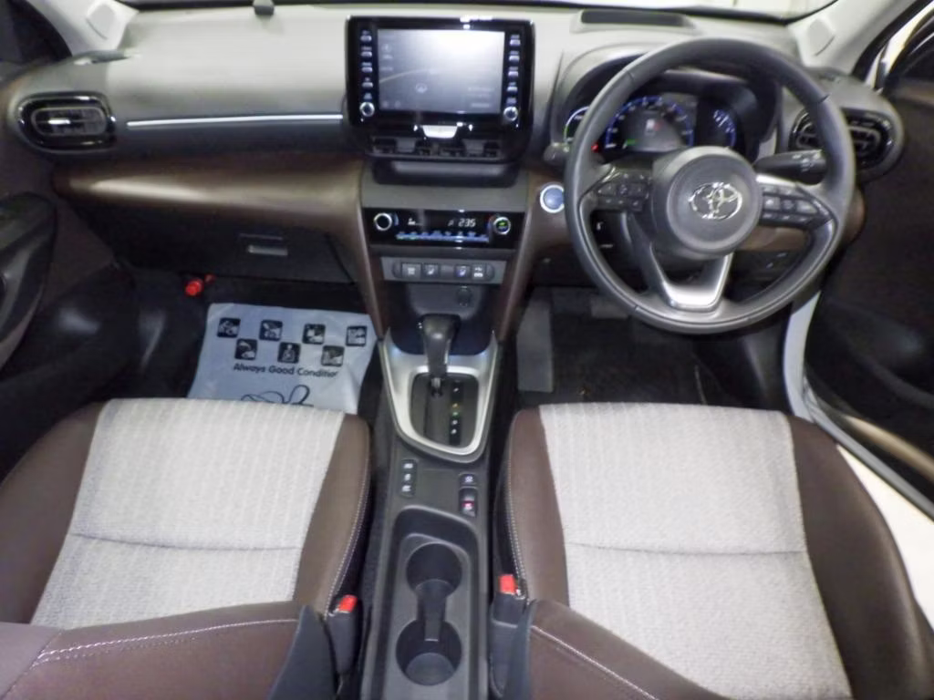 TOYOTA YARIS CROSS