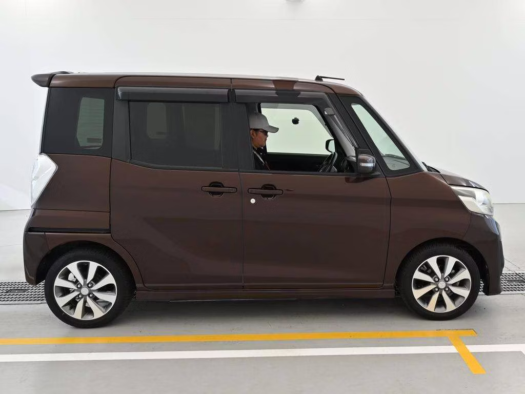 MITSUBISHI EK SPACE
