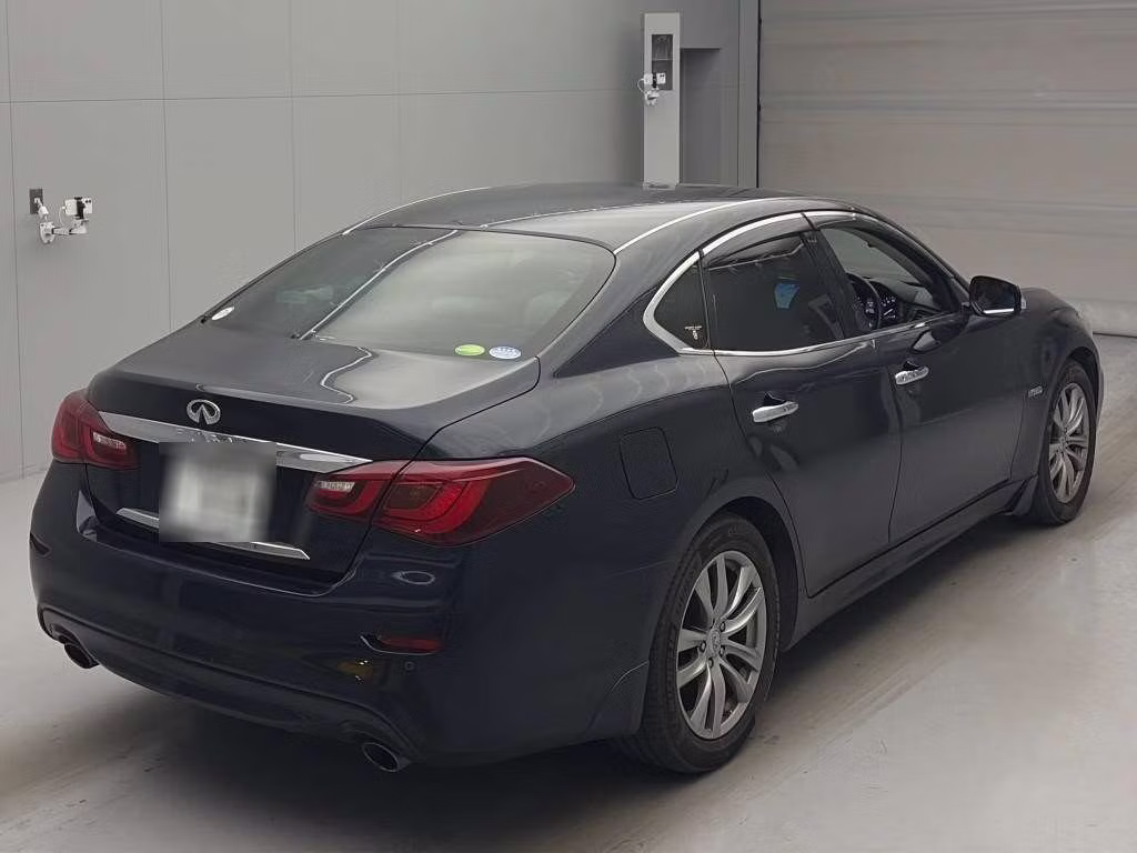 NISSAN FUGA
