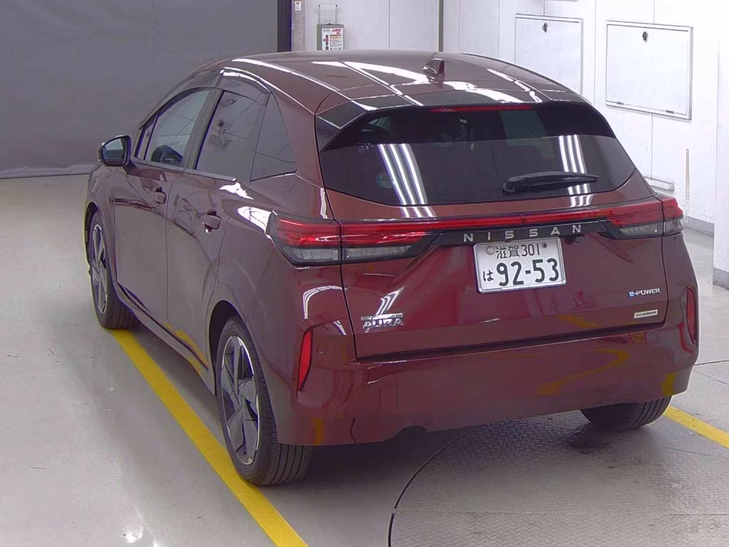 NISSAN AURA