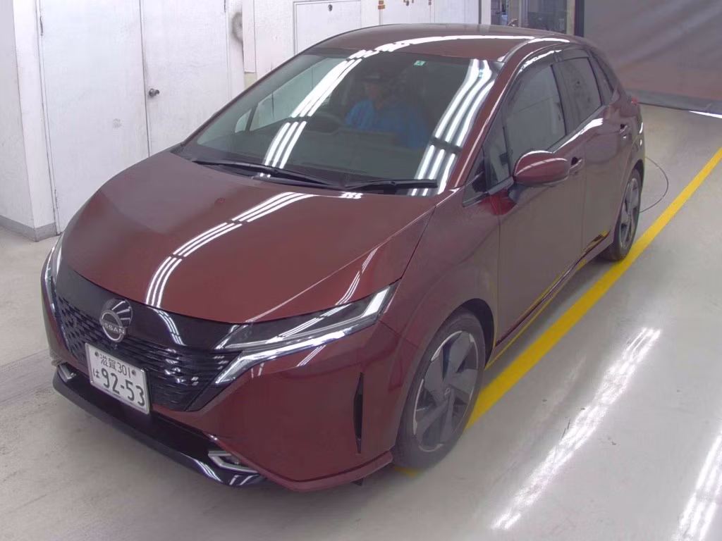 NISSAN AURA