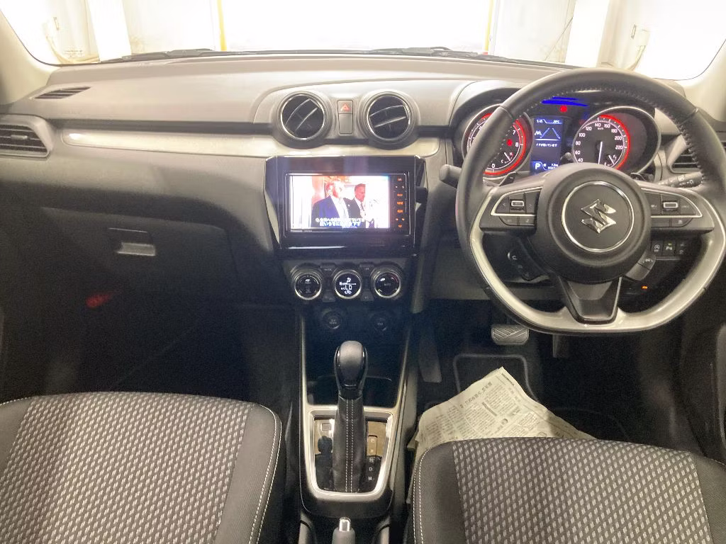 SUZUKI SWIFT