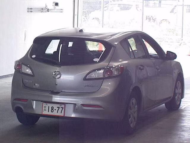 MAZDA AXELA
