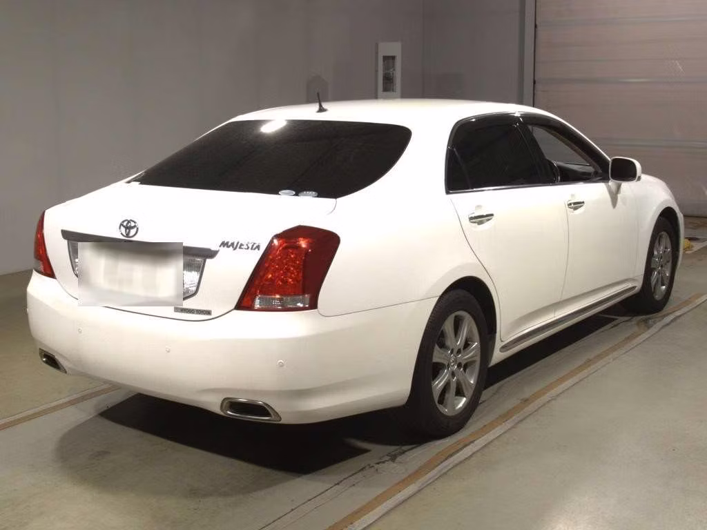 TOYOTA CROWN MAJESTA