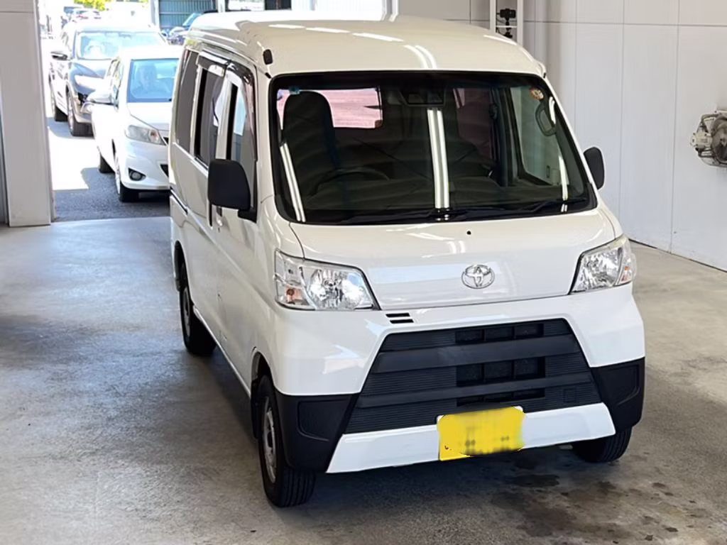 TOYOTA PIXIS VAN