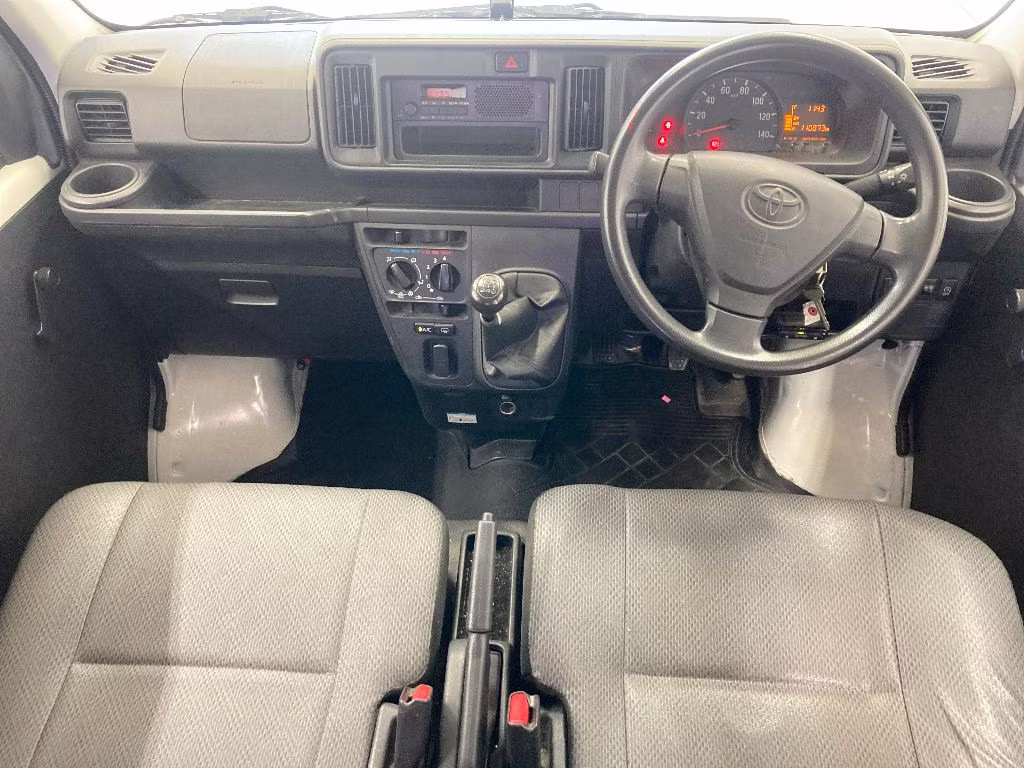 TOYOTA PIXIS VAN
