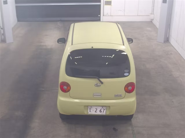 DAIHATSU MOVE LATTE