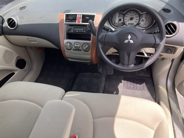 MITSUBISHI COLT