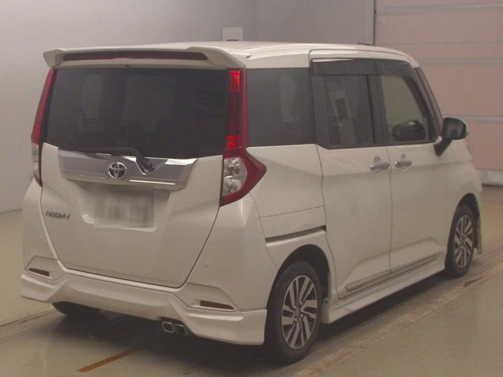 TOYOTA ROOMY