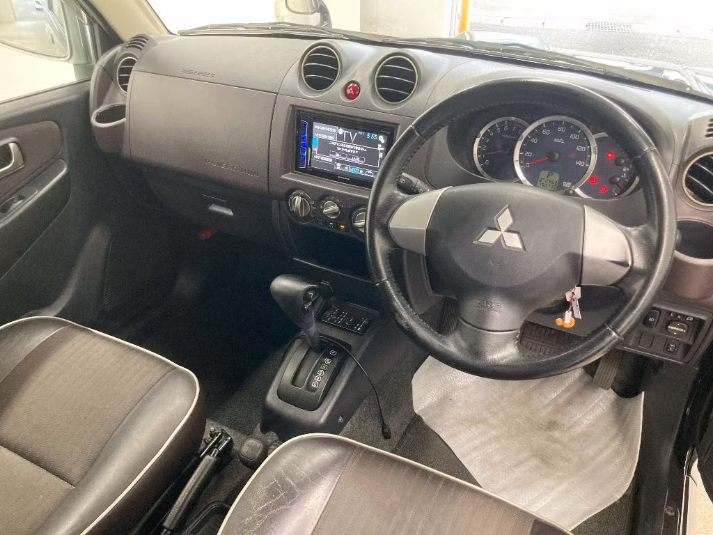 MITSUBISHI PAJERO MINI